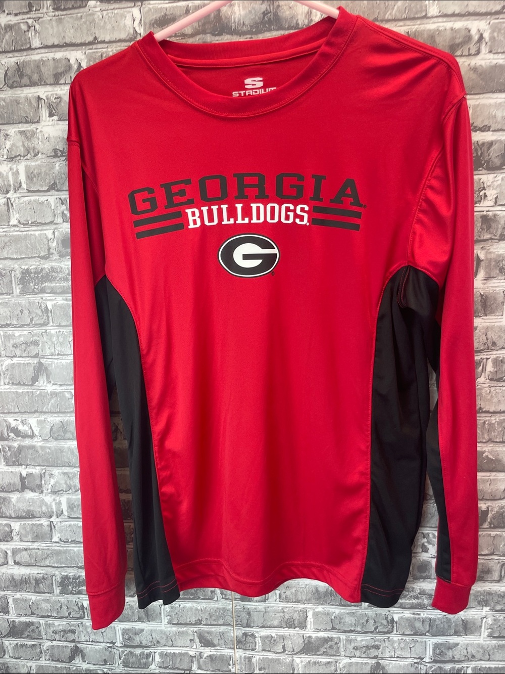 Georgia Bulldogs‎ 
Stadium Athletics Red and Black Long-Sleeve Shirt